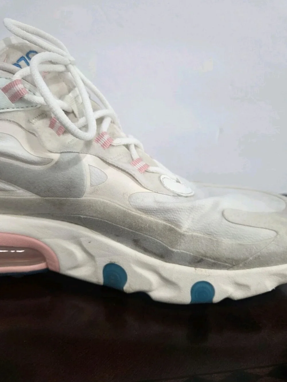 Nike Air Max  270 React  Women's Sneakers Sz.11.5